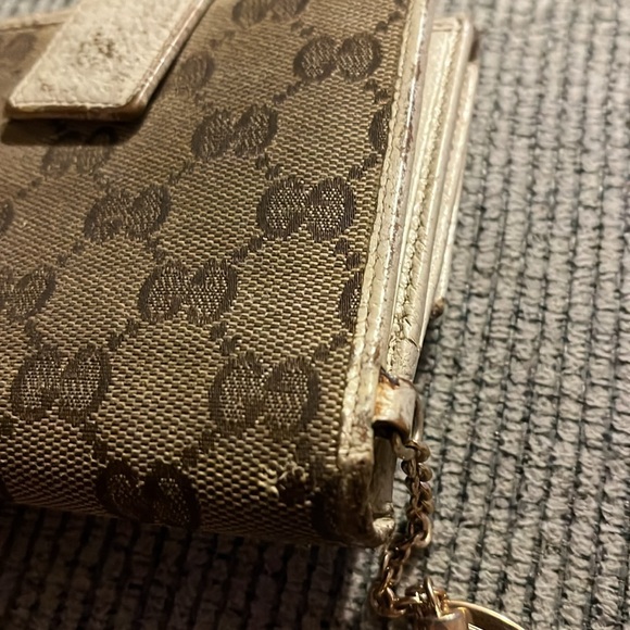 GUCCI wallet with charm *** has flaws - Picture 4 of 17